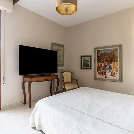 Daire Guesthost - Bright With Parking Near *