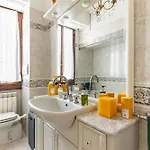 Guesthost - Bright With Parking Near Viareggio