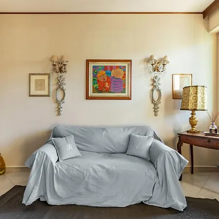 Bright With Parking Near Apartment Viareggio