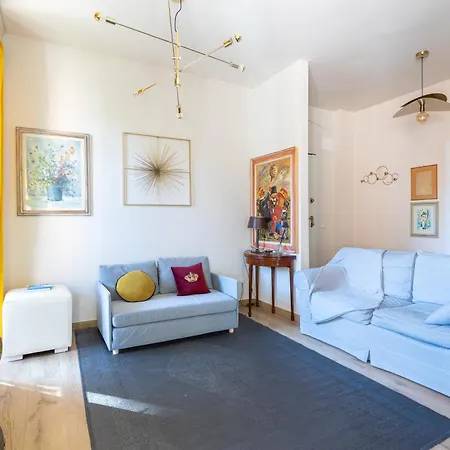 Guesthost - Bright With Parking Near Viareggio