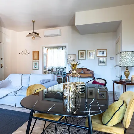 Appartement Guesthost - Bright With Parking Near