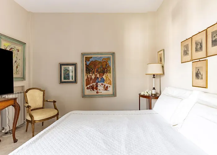 Guesthost - Bright With Parking Near Appartement Viareggio