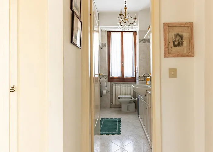 Guesthost - Bright With Parking Near Viareggio